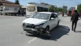 Araç önce otomobile çarptı, ardından duvara çarparak alev aldı.