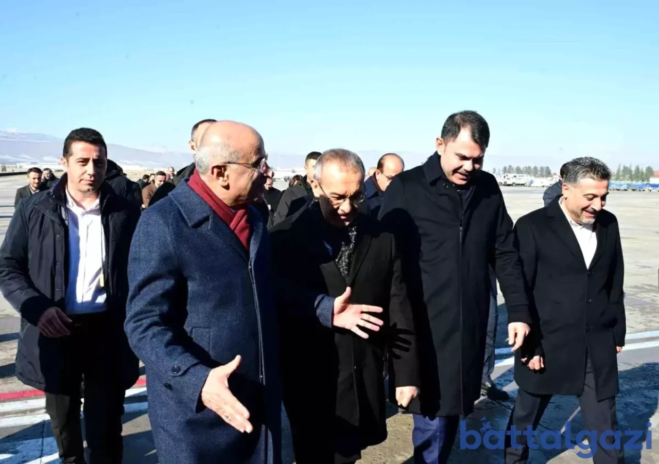 Bakan Kurum, Çalışmaları yerinde incelemek üzere Malatya'da.