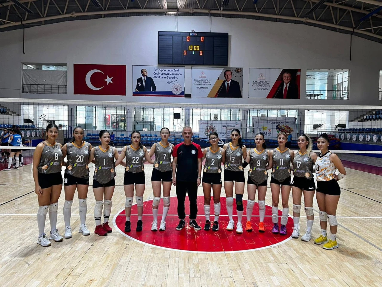 Nicer Hotel Voleybol Sezona Deplasmanda Galibiyetle Başladı