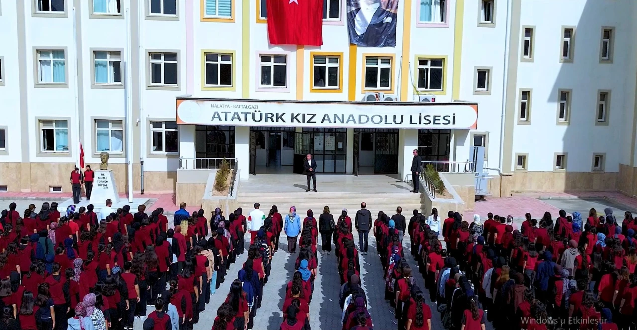 Atatürk Kız Anadolu Lisesinde Cumhuriyet Coşkusu.!