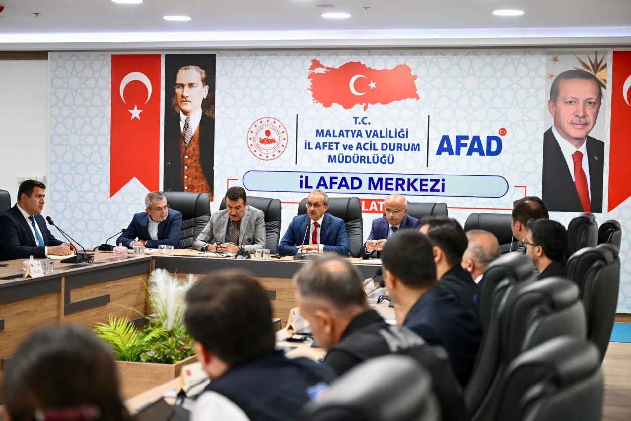 Deprem Konutlarının Kışa Yetişme Hedefi Belirlendi