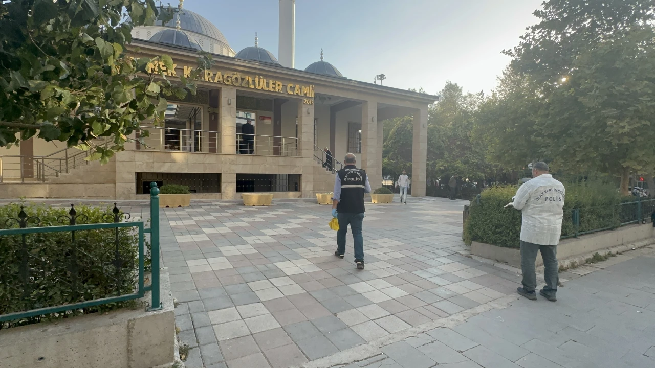 Cami Tuvaleti Önünde Unutulan Çanta ve Benzin Polisi Alarma Geçirdi
