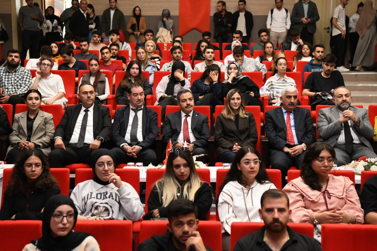 Türkiye'nin İlk Uzay Mühendisi Turgay Karakaş, MTÜ’de Öğrencilerle Buluştu