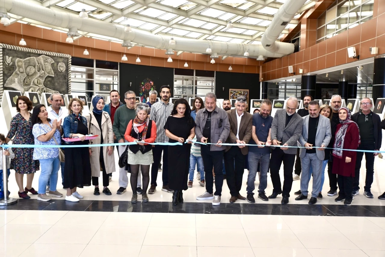 Azura Sergisiyle Taşlar Binlerce Yıllık Sessizliğini Fısıldıyor