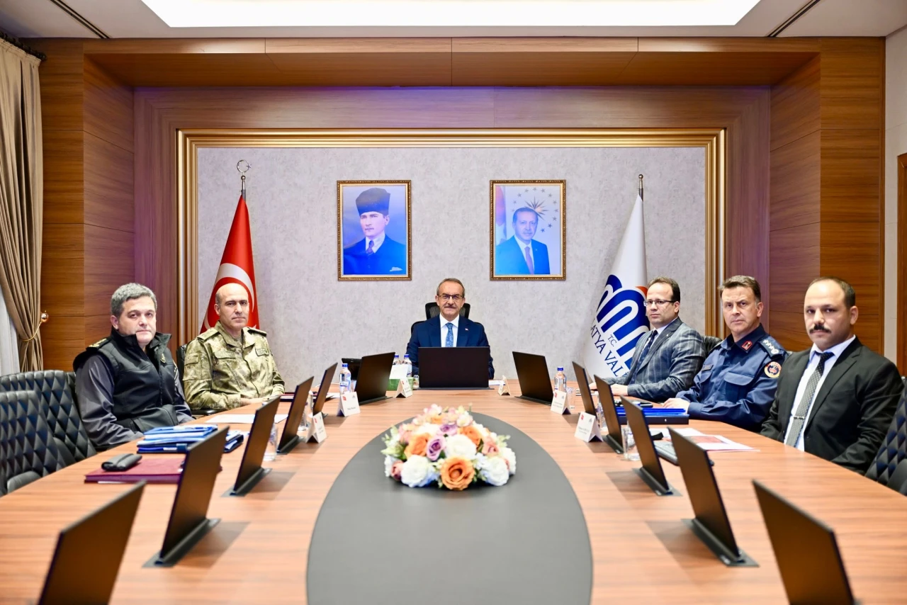 Malatya’da Güvenlik Toplantısı: Vali Yavuz, Suçla Mücadelede Kararlı