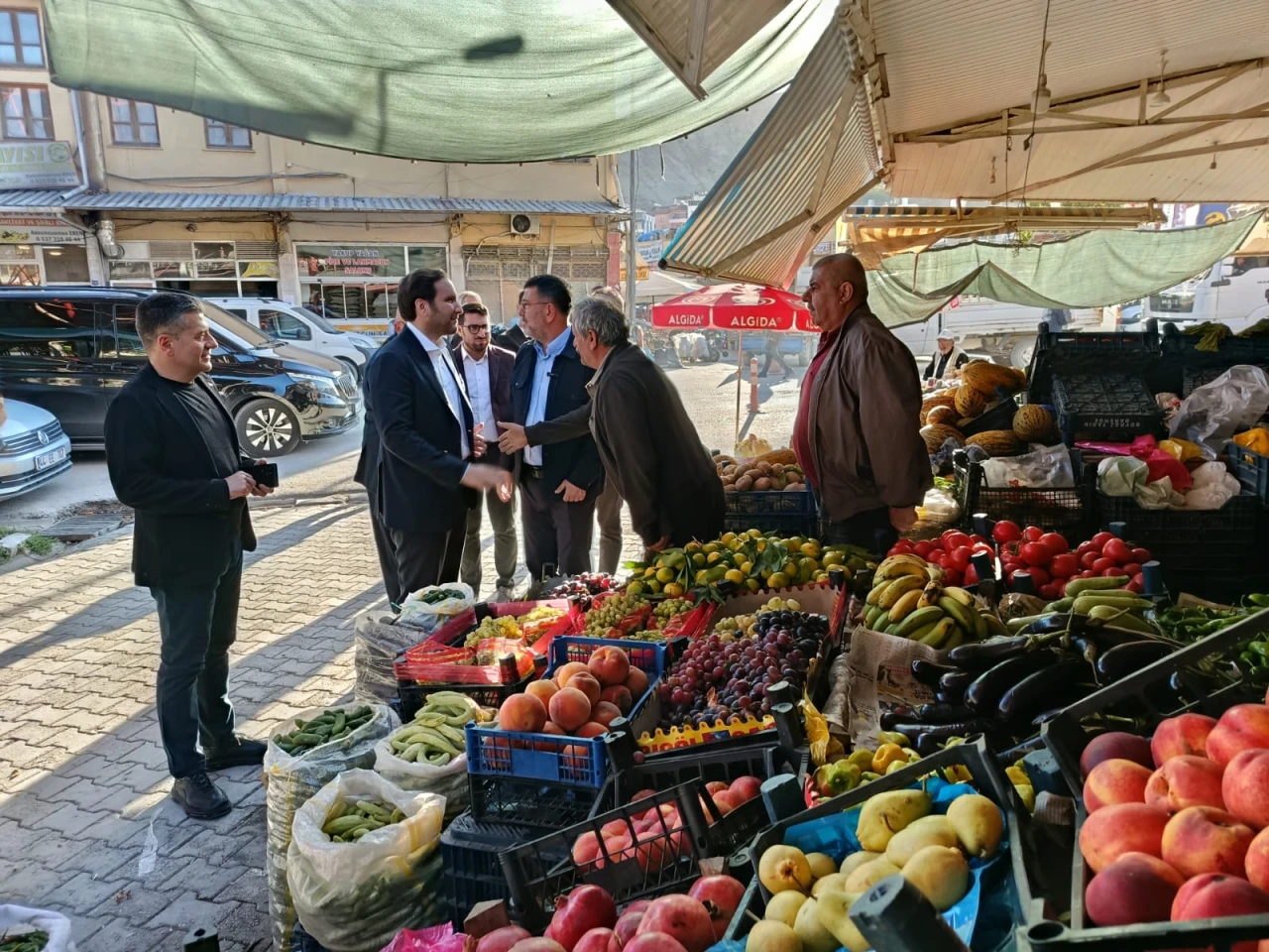CHP’li Veli Ağbaba ve Bilal Bilici, Darende’de Esnafla Buluştu