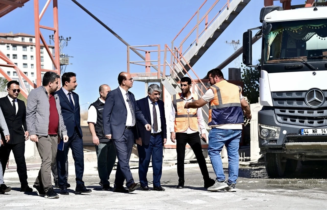 Başkan Geçit, günlük 1500 m³ kapasiteli beton santralini hizmete aldı