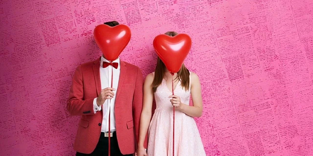 “Hüzünbaz İlişkiler” Malatya’da: Kahkaha ve Sorgulama Bir Arada