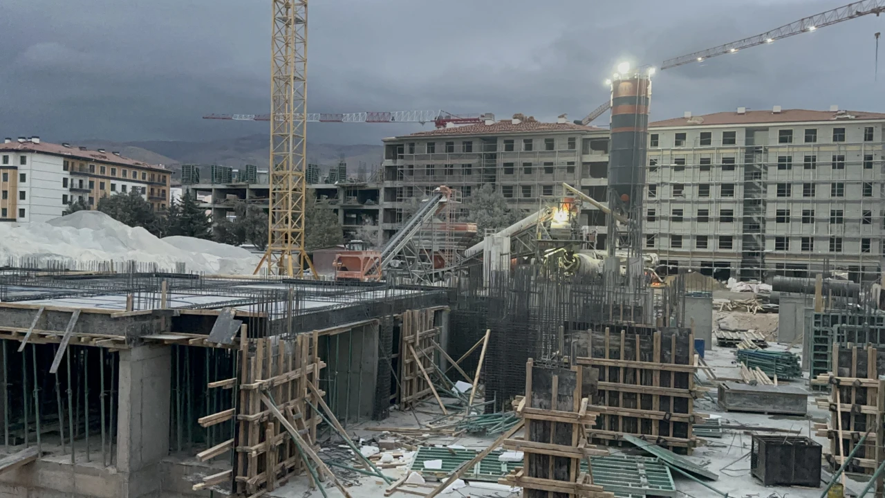Malatya'da Bir Kaza Daha: İki İşçi Yaralı Halde Kurtarıldı