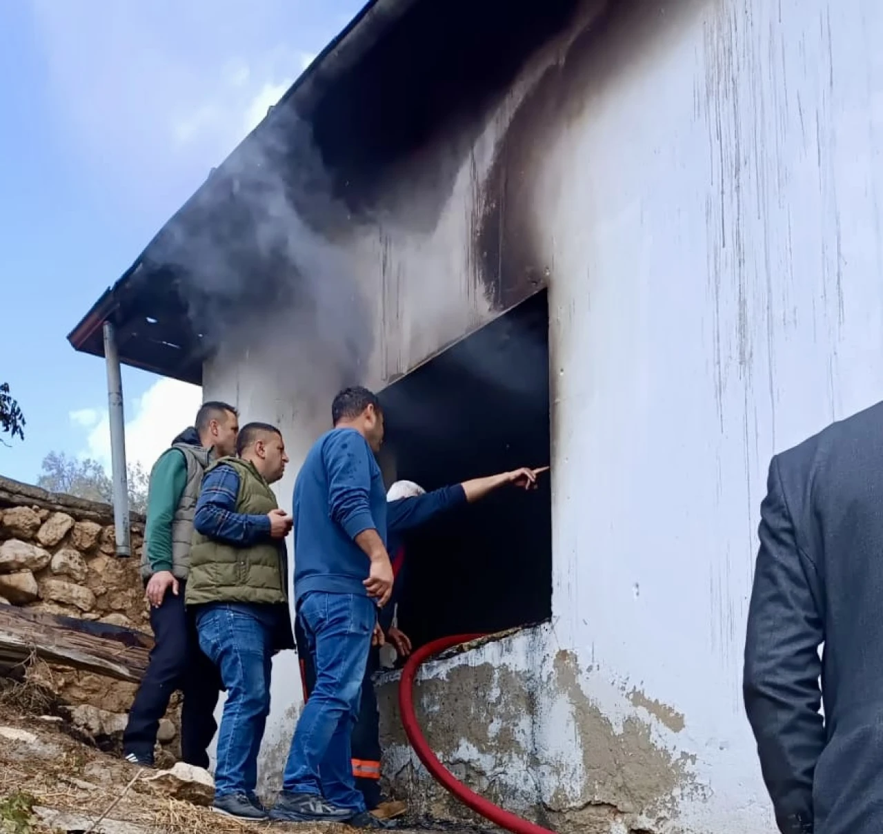 Malatya Akçadağ’da Ev Yangını: Yaralı Yok, Maddi Hasar Oluştu