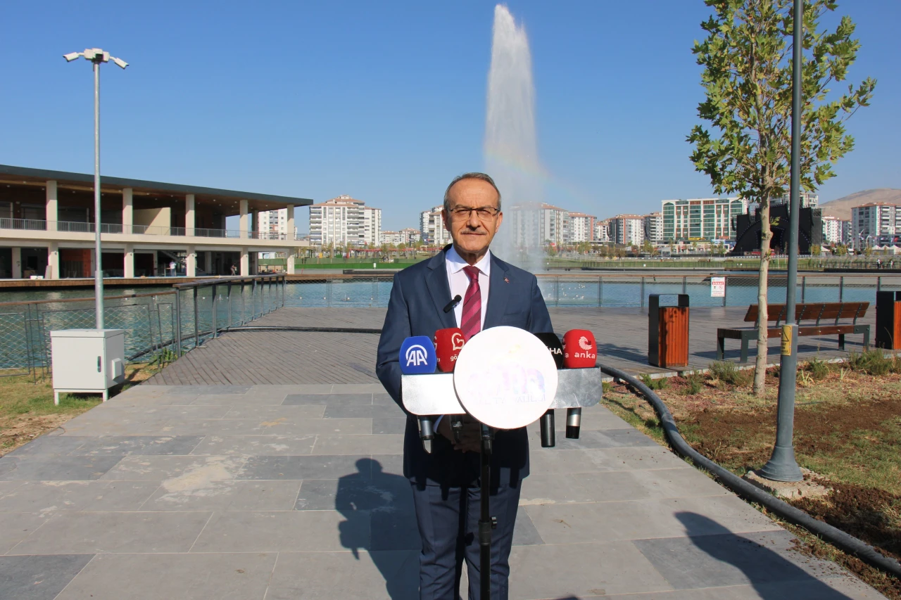 Malatya Valisi Festival Alanlarını Ziyaret Ederek Bilgi Aldı