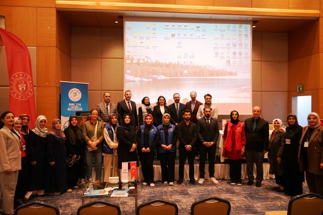 Yeşilyurt’ta Bağımlılıkla Mücadelede Aile ve Medya Bilinci Paneli Yoğun İlgi Gördü