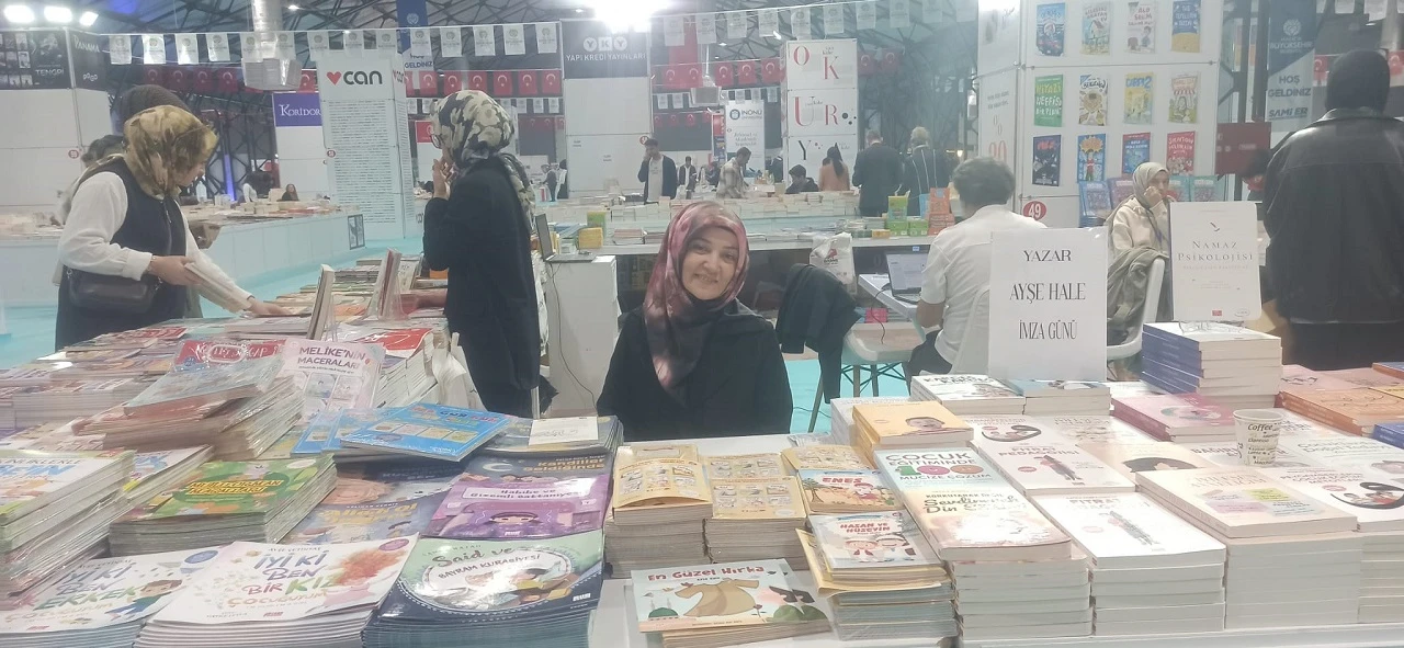 Yazar Ayşe Hale “Her kitap öğretmez, doğru kitaplarla yola çıkın“