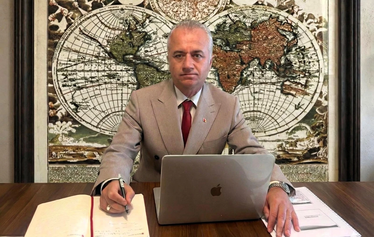 Ahmet Özköse'den 24 Kasım Mesajı: Geleceğin Mimarı Öğretmenler