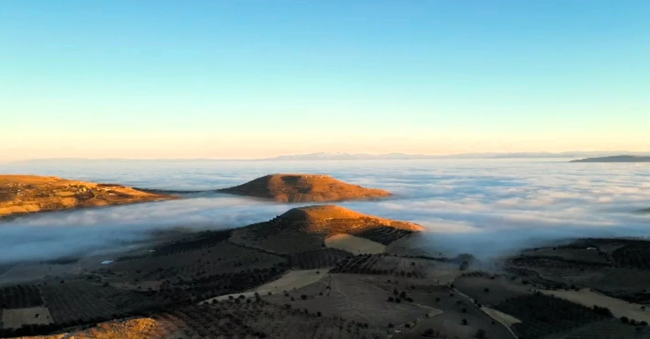 Yazıhan'da Büyüleyici Manzara: Sis Denizi Drone ile Görüntülendi