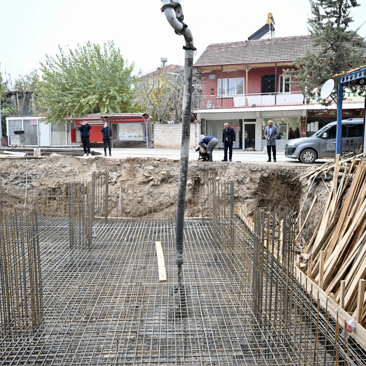 Yeşilyurt Dilek Merkez Camii Temeli Dualarla Atıldı