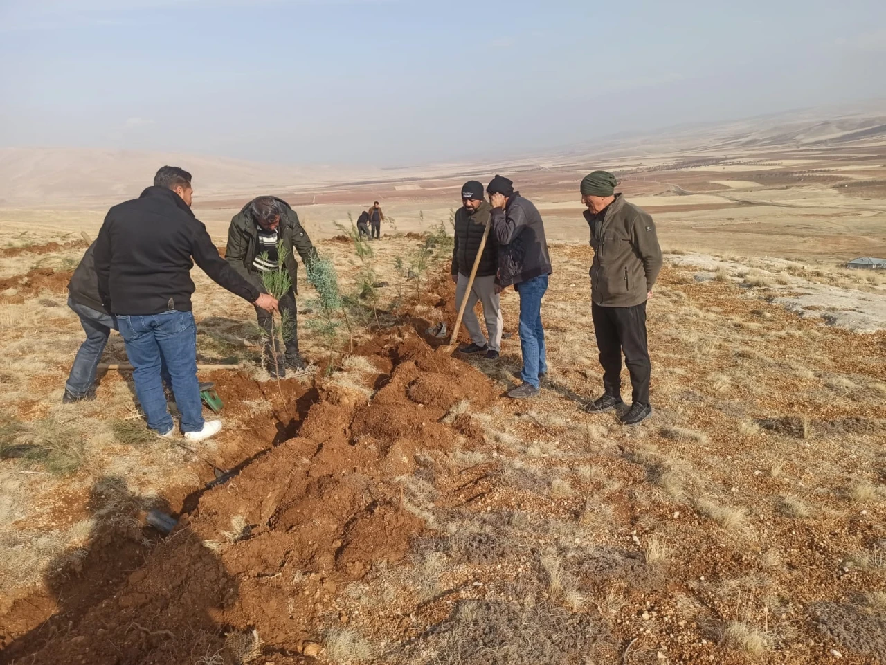 Yeniköy’de Öğretmen, Öğrenci ve Mahalleli Doğa İçin Seferber Oldu