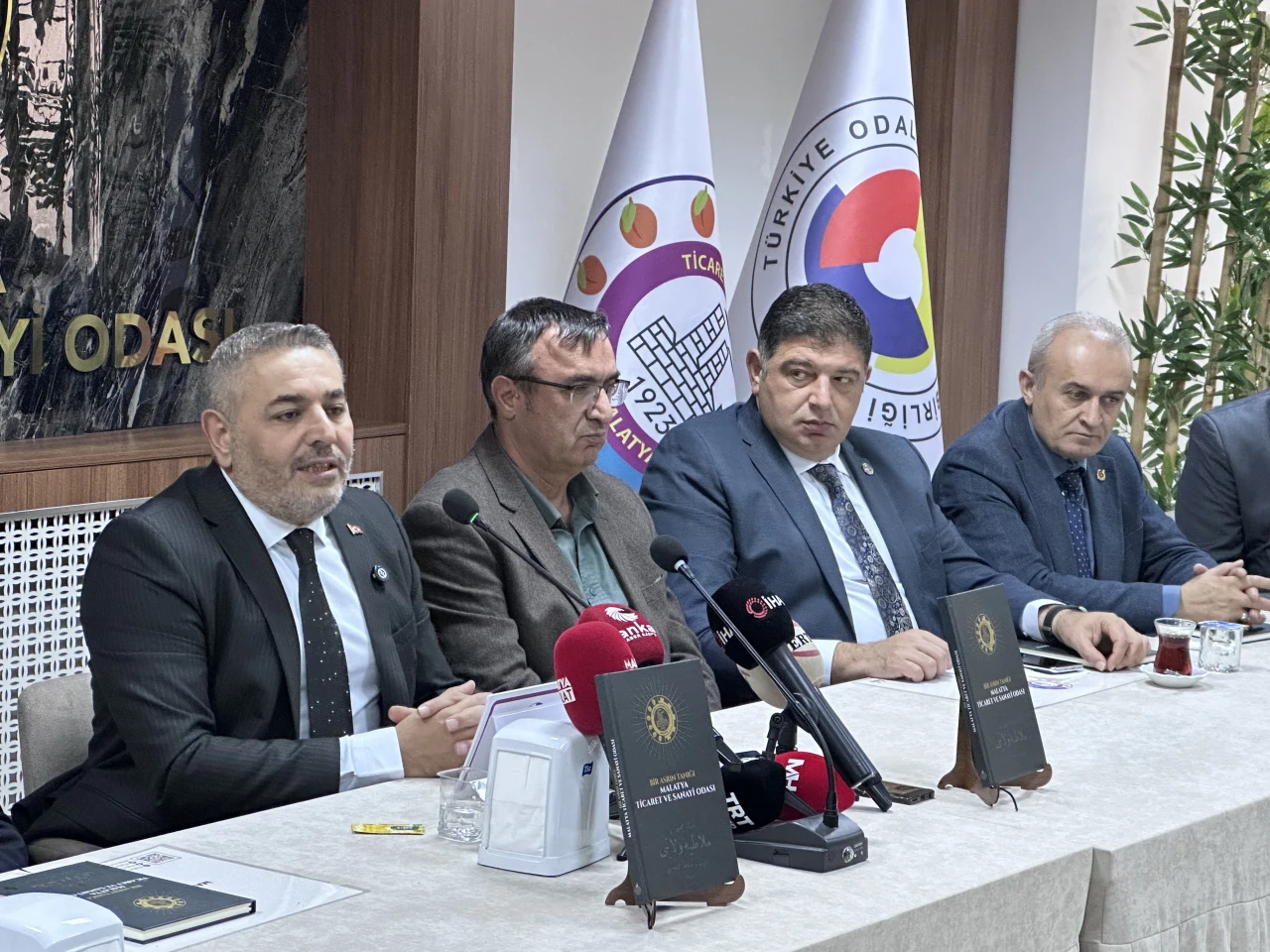 Bir Asrın Tanığı Malatya Ticaret Ve Sanayi Odası Kitabı Tanıtıldı