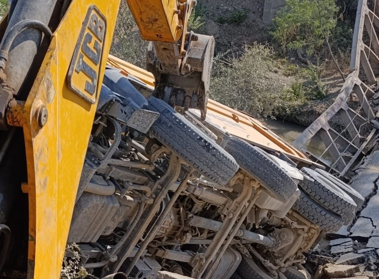 Malatya'da köprü çöktü: 1 yaralı