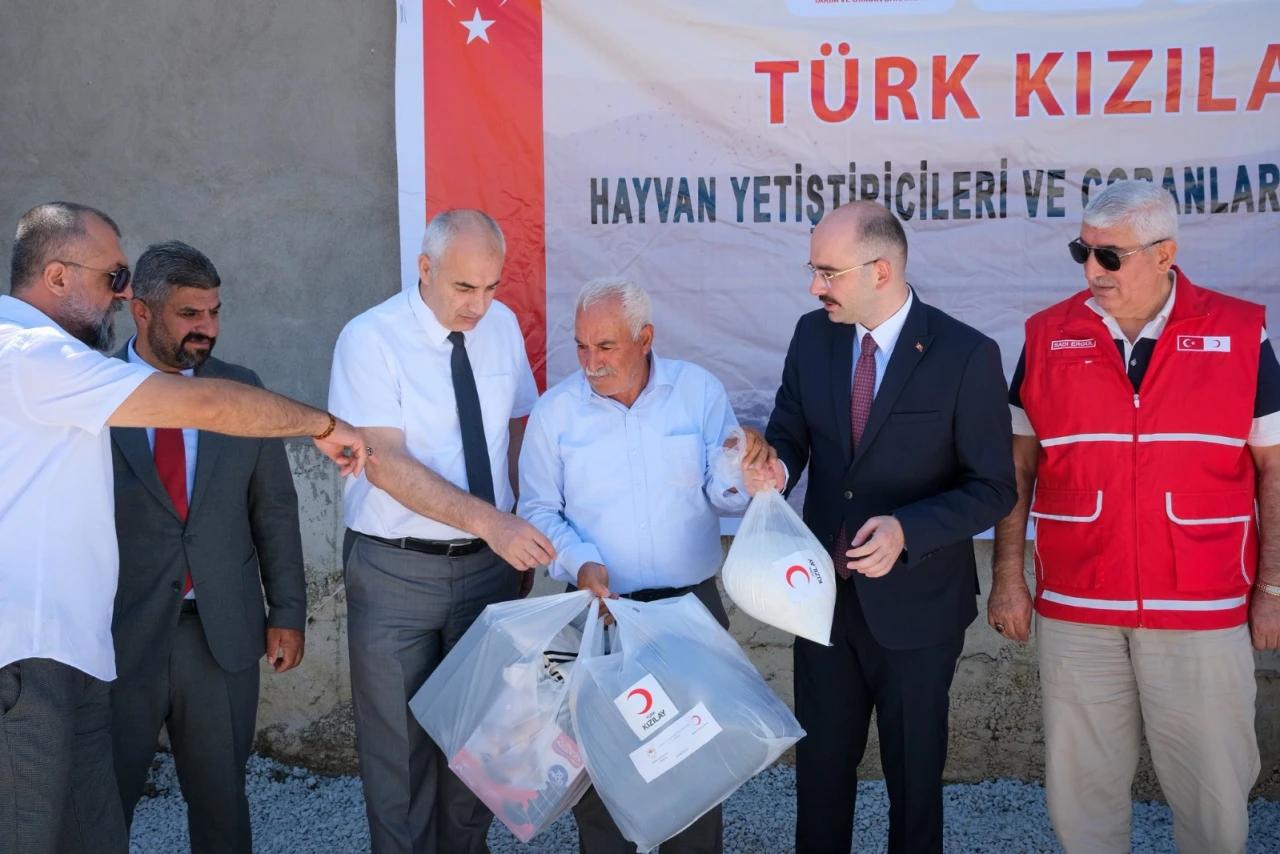 Türk Kızılay’dan Doğanşehir’de Çoban Ve Yetiştiricilere Destek