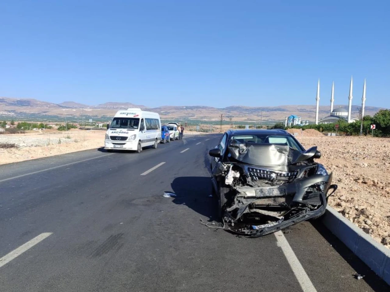 Malatya'da minibüs ile otomobil çarpıştı: 9 yaralı