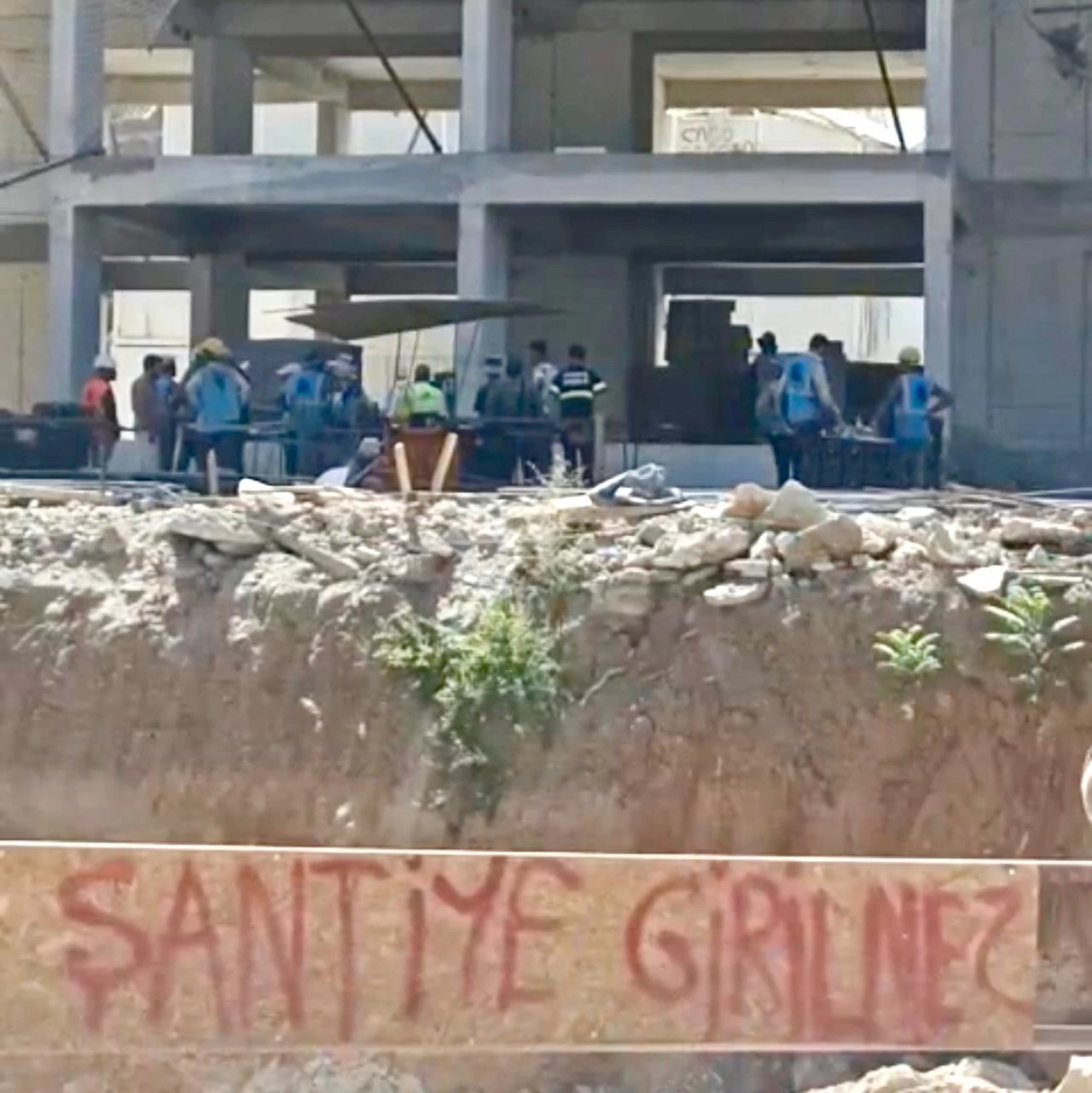 Malatya'da TOKİ inşaatında yüksekten düşen işçi yaralandı