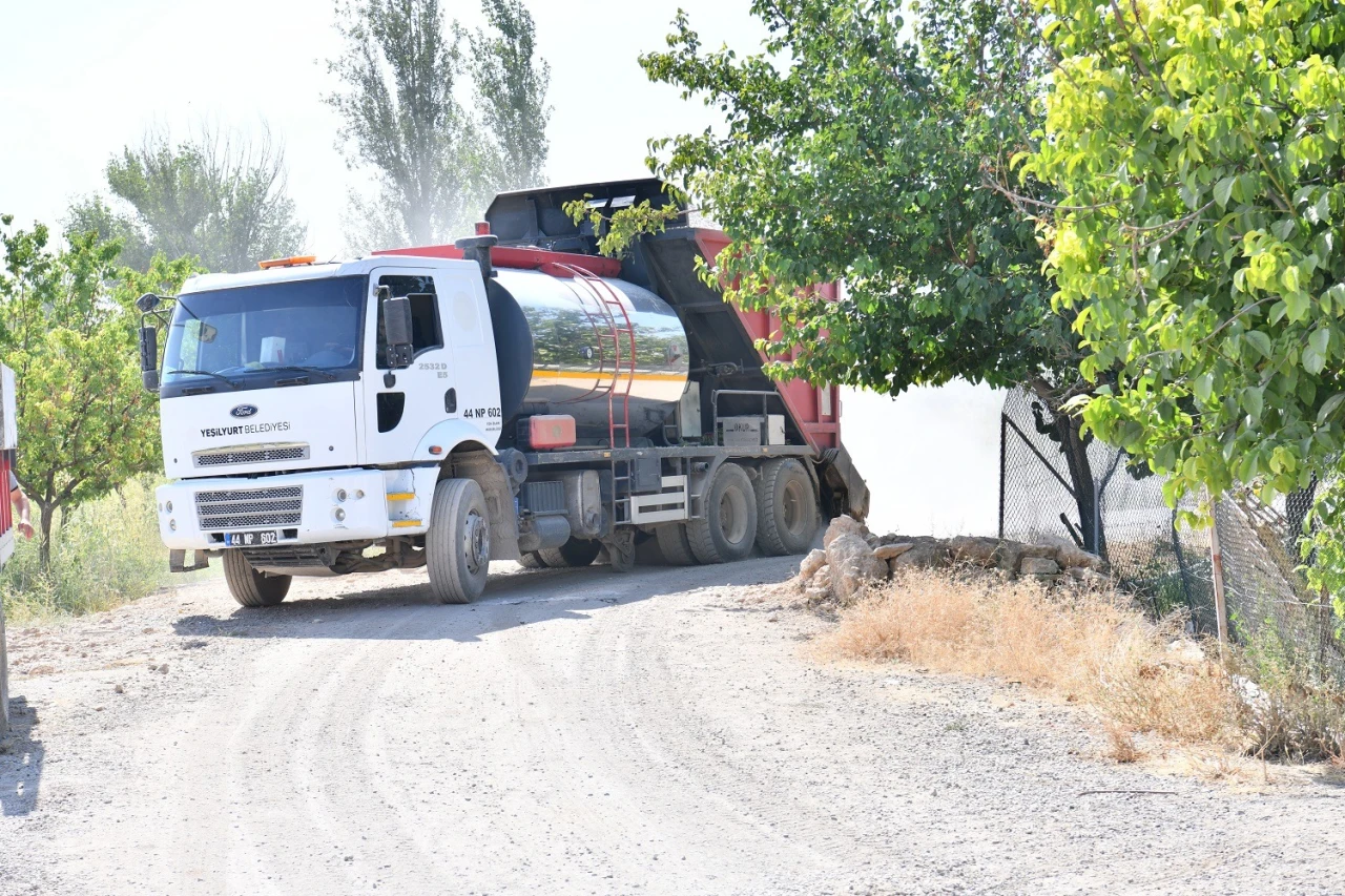 Hizmette Merkez-Kırsal Ayrımı Yok: Yeşilyurt Belediyesi Her Yerde