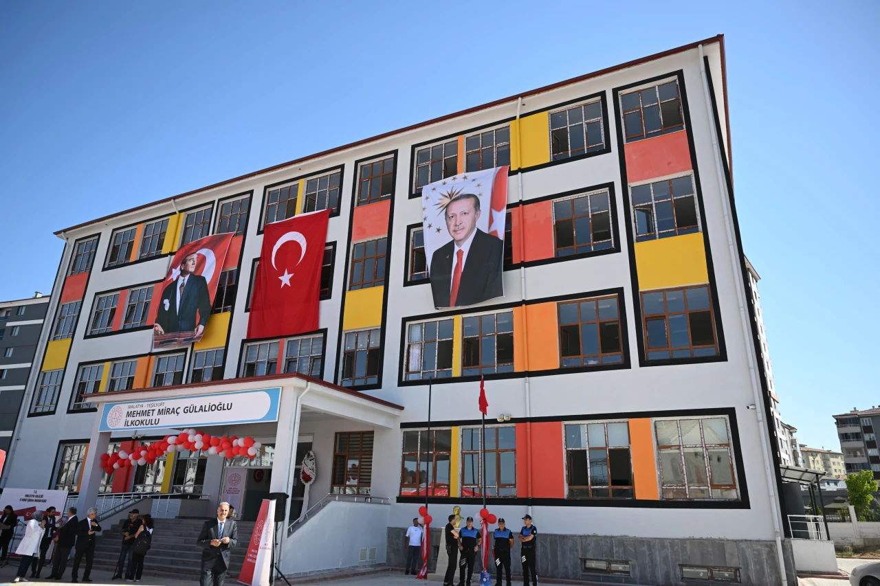 Malatya’da yeni eğitim-öğretim yılı için ders zili çaldı