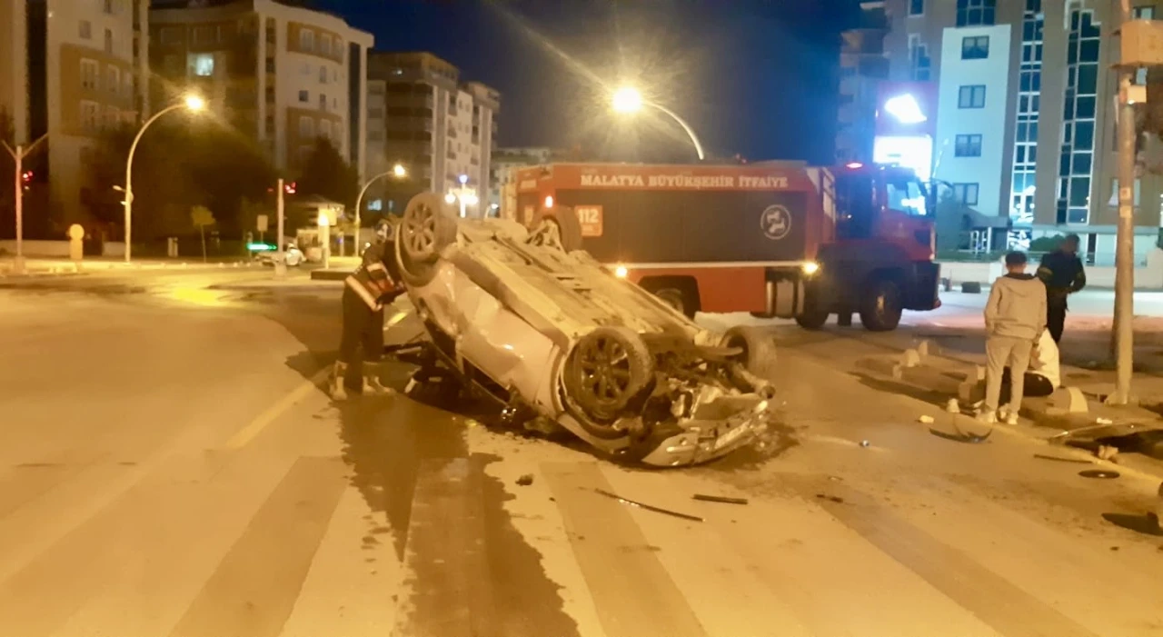 Malatya Turgut Özal Mahallesi’nde Trafik Kazası: 2 Yaralı