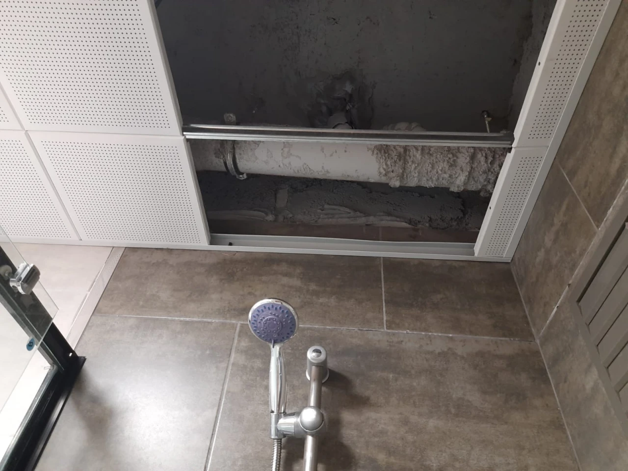 Yeşilyurt TOKİ’de Borular Patladı, Vatandaş Çaresiz