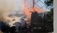 Elektrik kabloları odunlukta yangına neden oldu