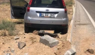Kontrolden çıkan otomobil orta refüje çıktı: 1 yaralı