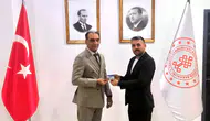 Türk Halk Müziği Sanatçısı Oktay Demirciye Bakanlıktan Prestijli Unvan
