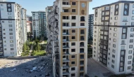 Malatya'da Yıkılmak İstenen Bina İş Makinelerini Devirdi