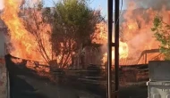 Yeşilyurt'ta Ev Yangını: Ekmek Damıyla Birlikte Tamamen Kül Oldu