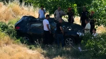 Kayısı Bahçesine Uçan Otomobilin Sürücüsü Ağır Yaralandı