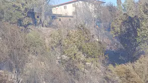Darende'deki yangın kontrol altına alındı: 2 ahır yandı,