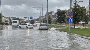 Malatya’da Sokaklar Göle Döndü, İşyerlerini Su Bastı