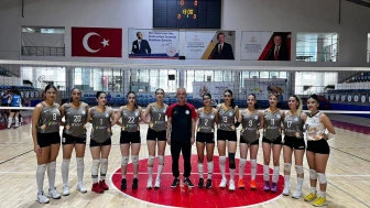 Nicer Hotel Voleybol Sezona Deplasmanda Galibiyetle Başladı