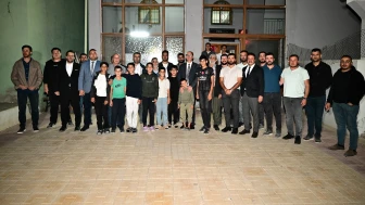 Başkan Geçit, Mahalleleri Gezerek Vatandaşların Taleplerini Dinliyor