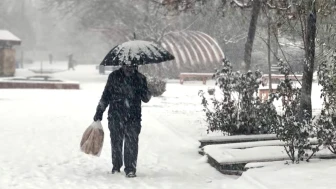 Kar Yağışı Etkisini Arttırmaya Başladı, Ulaşımda Aksamalar Yaşanıyor