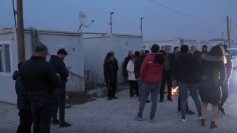 Malatyadaki Geçici Barınma Merkezinde Tahliye Çalışmaları Devam Ediyor