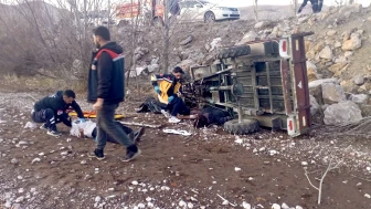 Doğanşehir ilçesinde meydana gelen pat pat kazasında 3 kişi yaralandı.