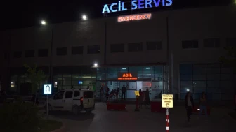 Malatya'da bir kişi ayırmaya çalıştığı kavgada bıçakla ağır yaralandı