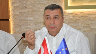 Malatya’da kuru kayısı lisanslı deposu ve borsası için istişare toplantısı