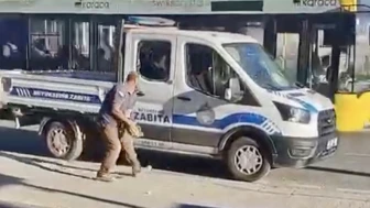 Zabıta aracına taşlı saldırı