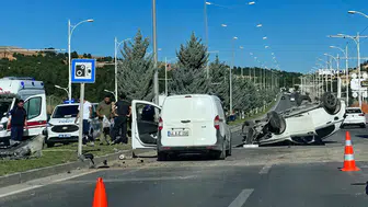 Üniversite Yolunda Feci Kaza: Otomobil Ters Döndü Sürücü Yaralandı