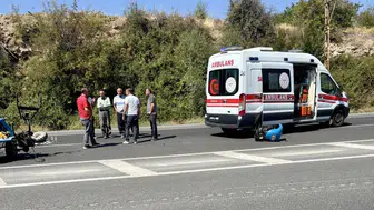 Darende’de Çapa Motoru İle Minibüs Çarpıştı: 1 Yaralı