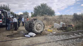 Malatya'da Yük Treni Traktöre Çarptı: 1 Yaralı