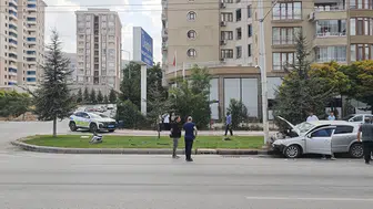 Malatya'da Kontrolden Çıkan Otomobil Direğe Çarptı: 4 Yaralı
